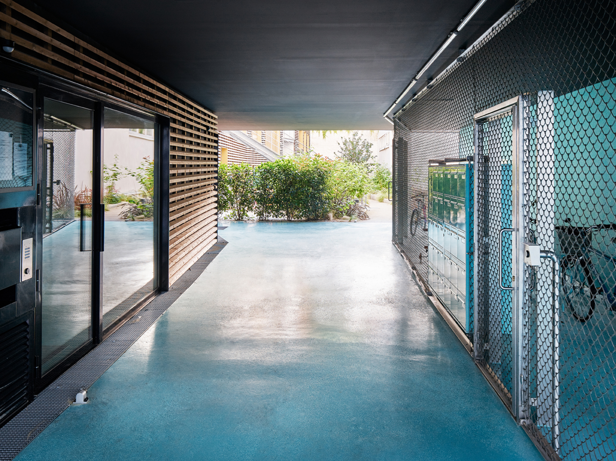 Odile Guzy Dessous des berges0005Copyright David Foessel high